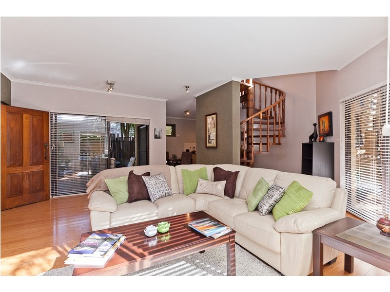 1/19 Robinson Street, Subiaco WA 6008