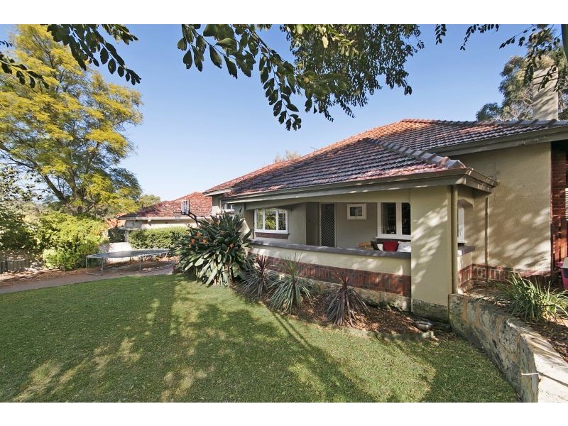 9 Windsor Road, East Fremantle WA 6158