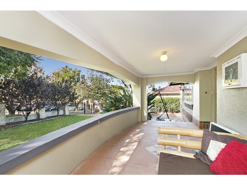 9 Windsor Road, East Fremantle WA 6158