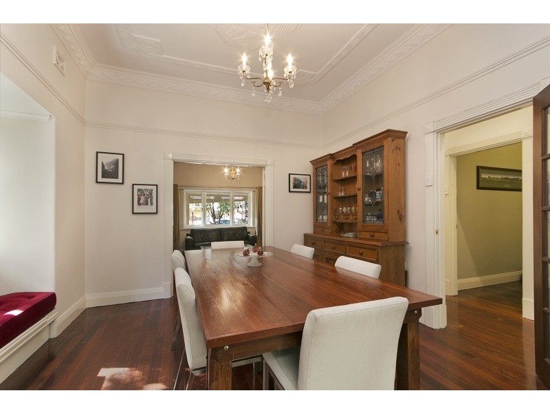 9 Windsor Road, East Fremantle WA 6158