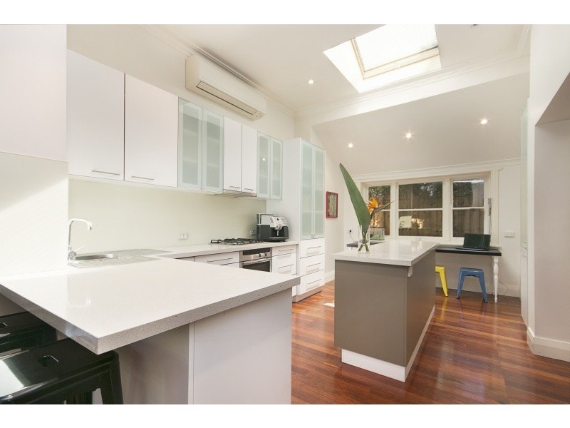 9 Windsor Road, East Fremantle WA 6158