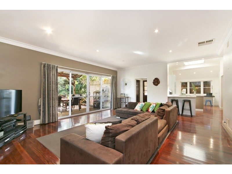 9 Windsor Road, East Fremantle WA 6158