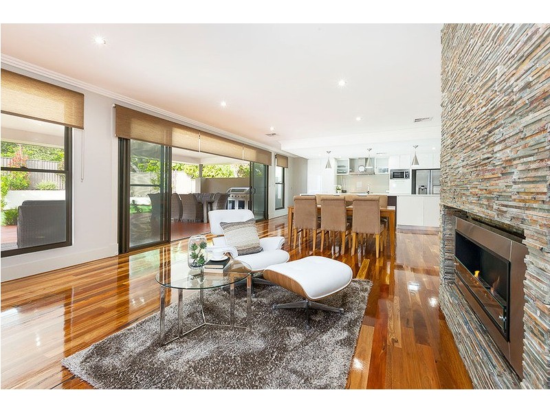 8 Doonan Road, Nedlands WA 6009