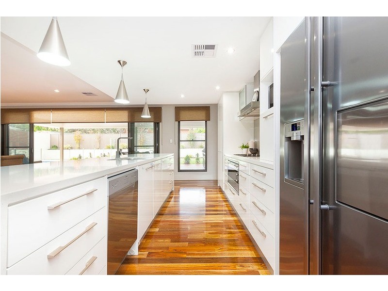 8 Doonan Road, Nedlands WA 6009