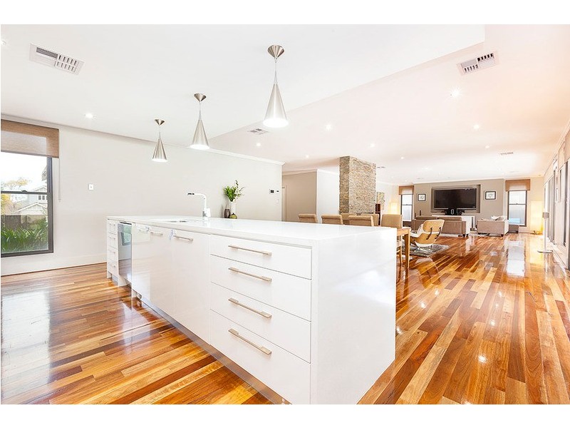 8 Doonan Road, Nedlands WA 6009