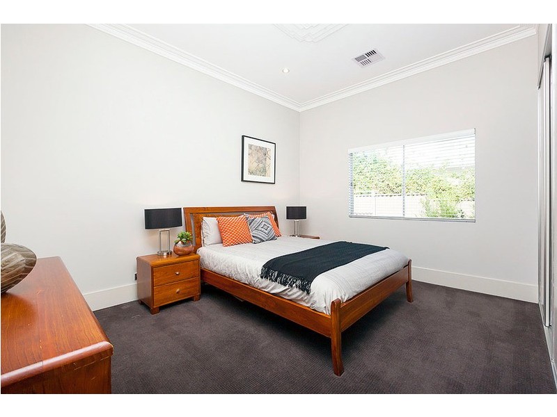 8 Doonan Road, Nedlands WA 6009