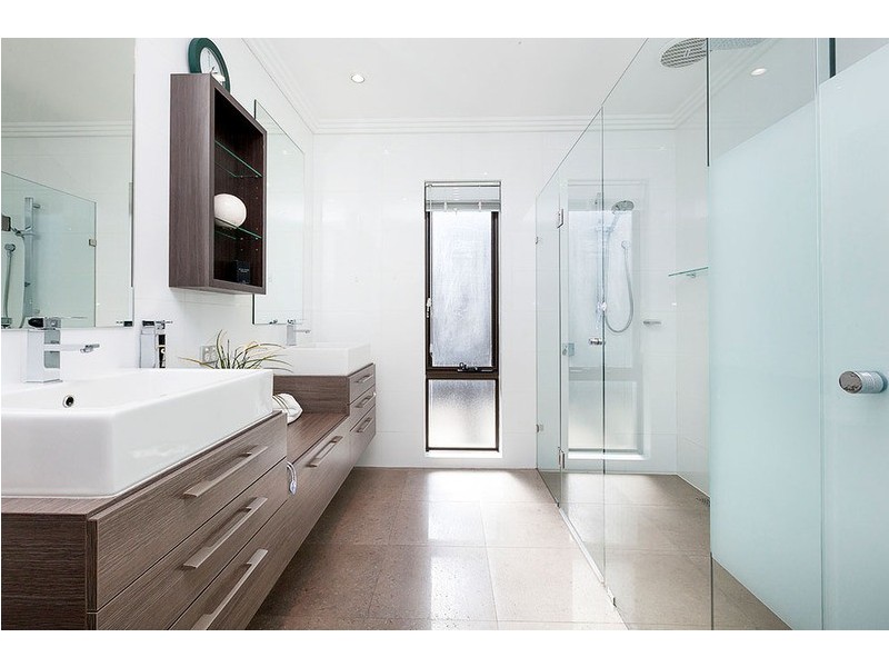 8 Doonan Road, Nedlands WA 6009