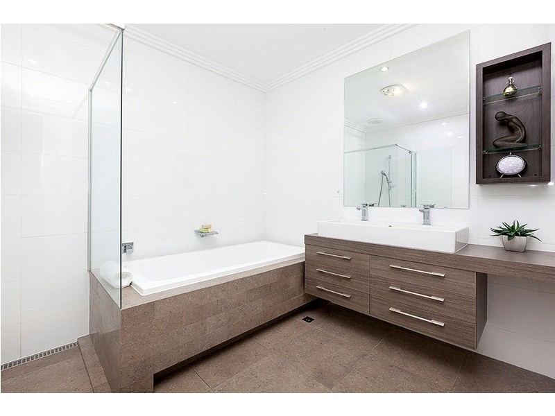 8 Doonan Road, Nedlands WA 6009