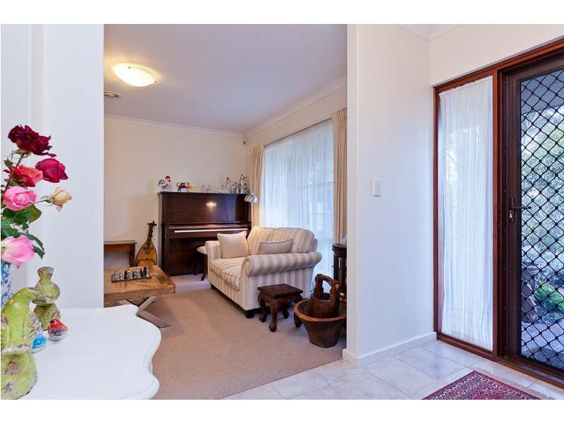 27 Waroonga Road, Nedlands WA 6009