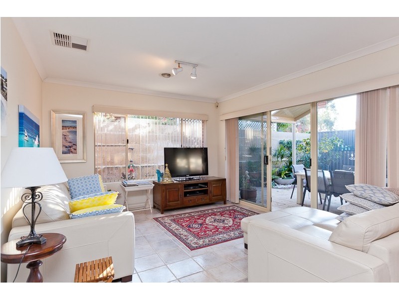 27 Waroonga Road, Nedlands WA 6009