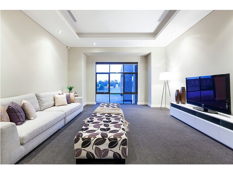 61 Leach Way, Gnangara WA 6077