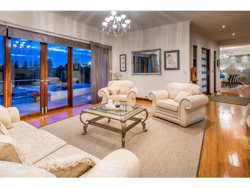 1 St Ives Loop, Kallaroo WA 6025