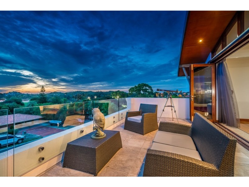 1 St Ives Loop, Kallaroo WA 6025