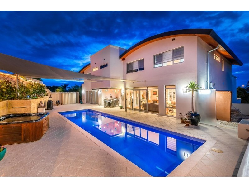 1 St Ives Loop, Kallaroo WA 6025