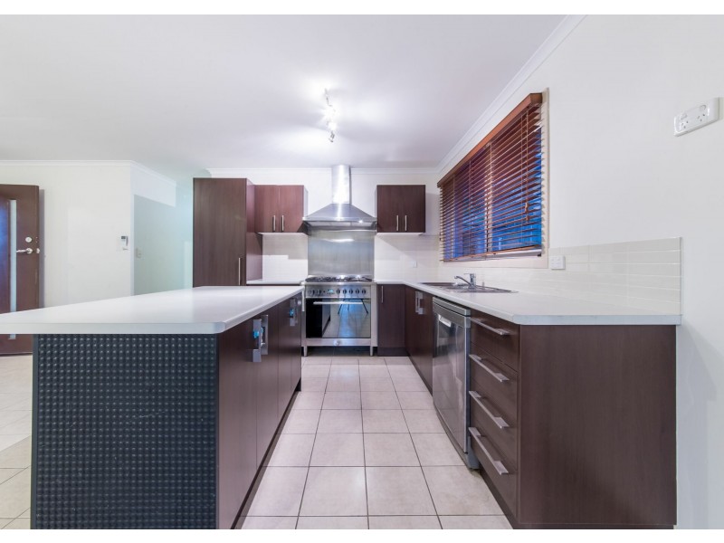 33 South Molle Boulevard, Cannonvale QLD 4802