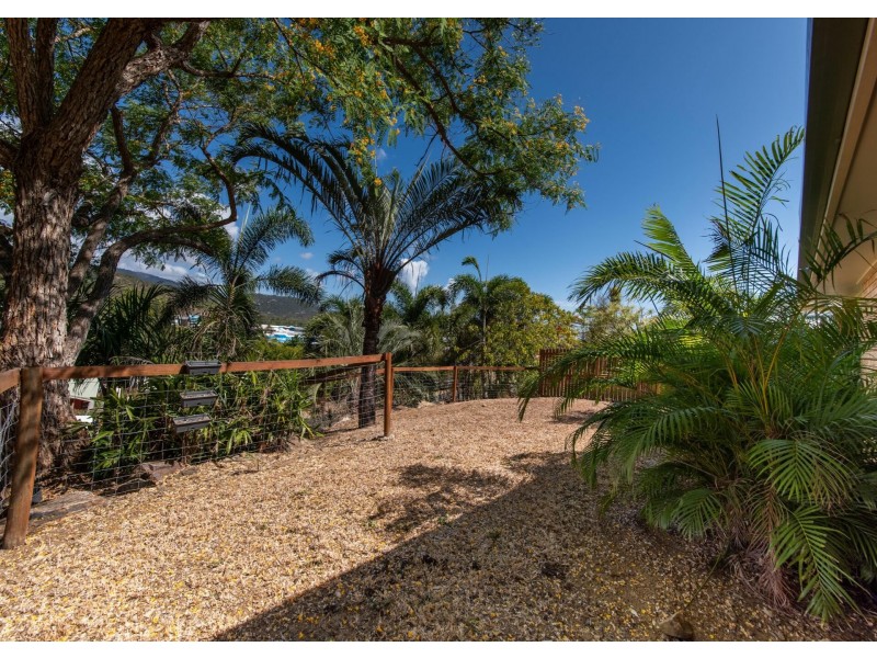 33 South Molle Boulevard, Cannonvale QLD 4802