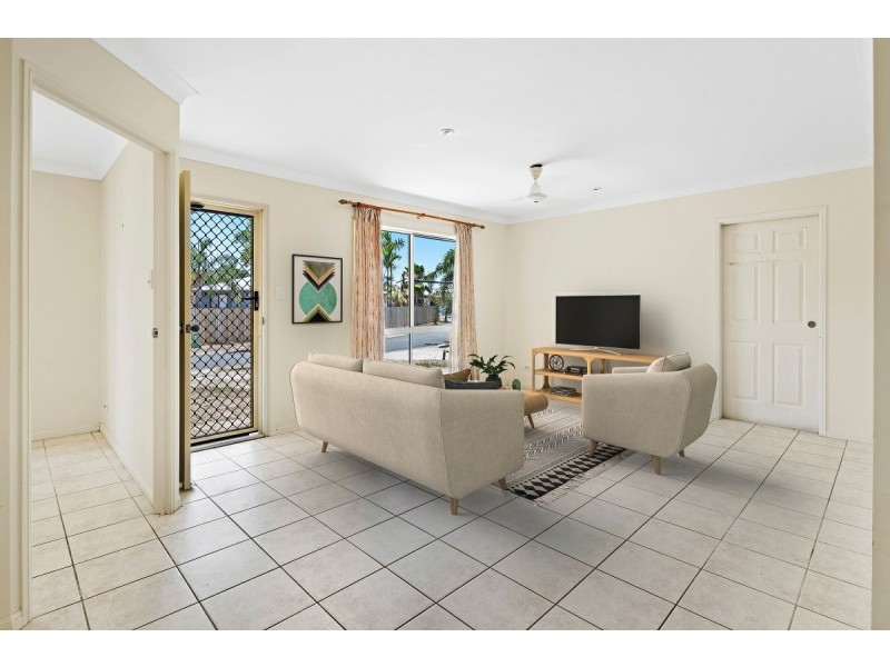 44 Banksia Court, Cannonvale QLD 4802