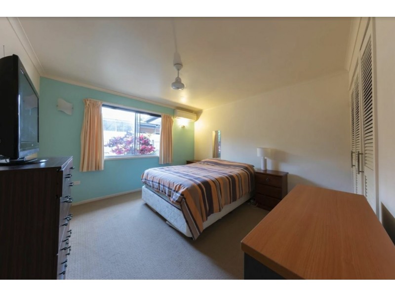 9 Manooka Drive, Cannonvale QLD 4802