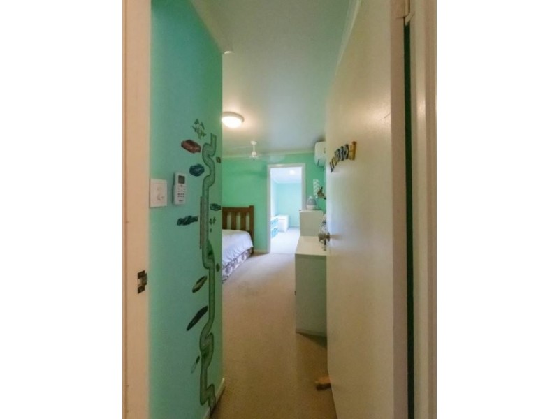 9 Manooka Drive, Cannonvale QLD 4802