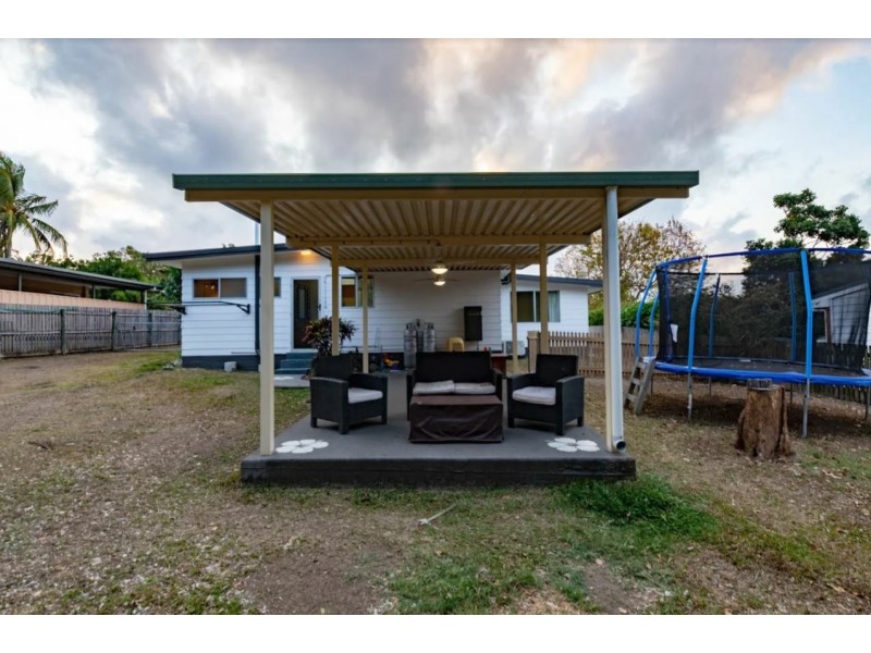 9 Manooka Drive, Cannonvale QLD 4802