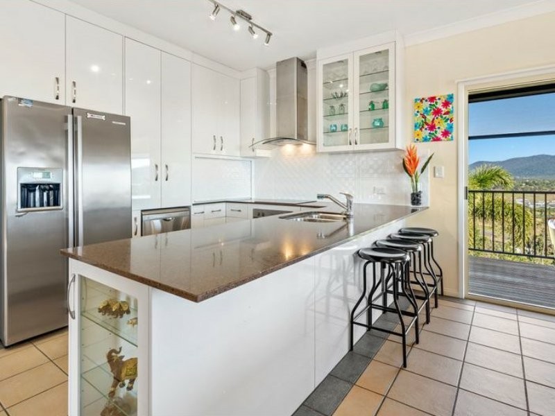 7/14 Hamilton Avenue, Cannonvale QLD 4802