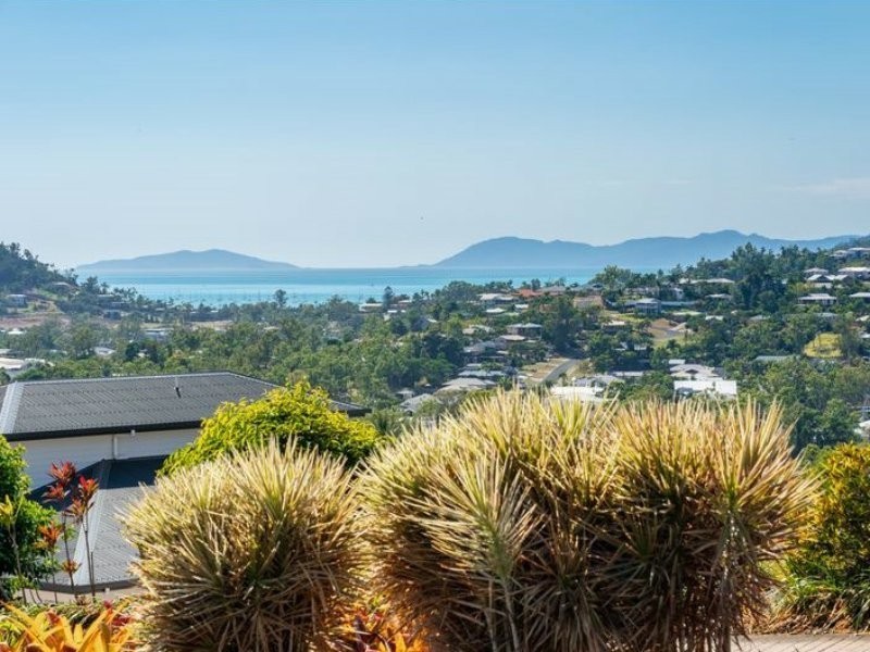 7/14 Hamilton Avenue, Cannonvale QLD 4802