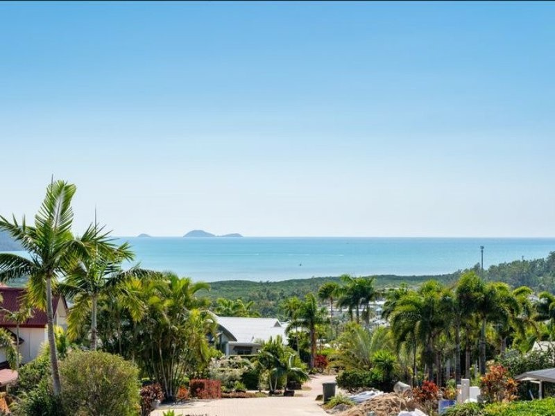 7/14 Hamilton Avenue, Cannonvale QLD 4802