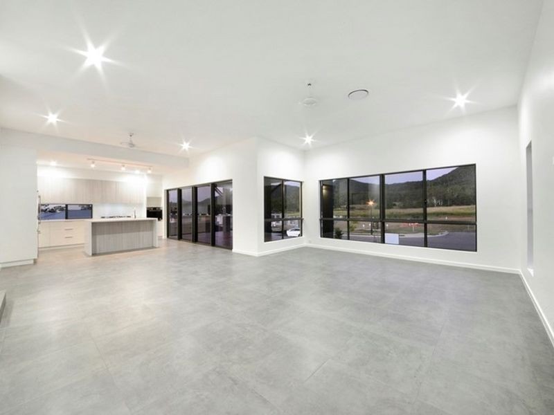 40 Stanley Drive, Cannonvale QLD 4802