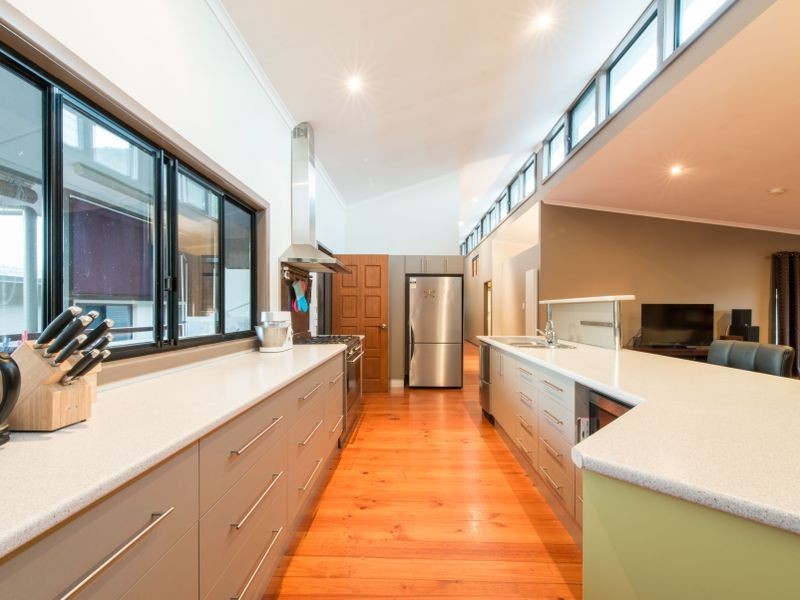 64 Valley Drive, Cannonvale QLD 4802