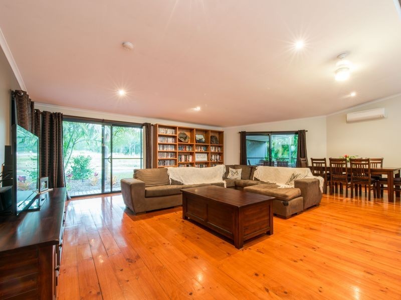 64 Valley Drive, Cannonvale QLD 4802