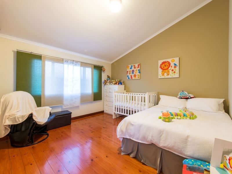 64 Valley Drive, Cannonvale QLD 4802