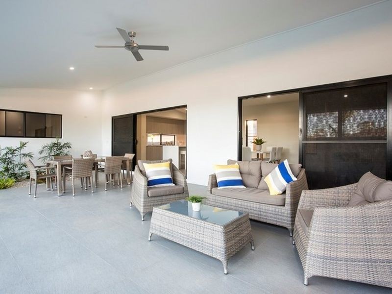 32 Stanley Drive, Cannonvale QLD 4802