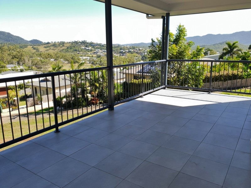 10 Johnswood Close, Cannonvale QLD 4802