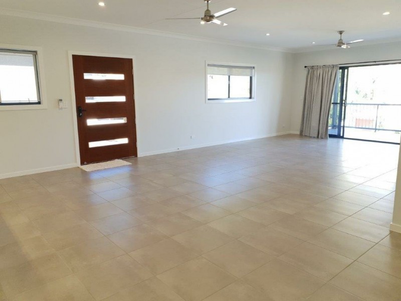 10 Johnswood Close, Cannonvale QLD 4802