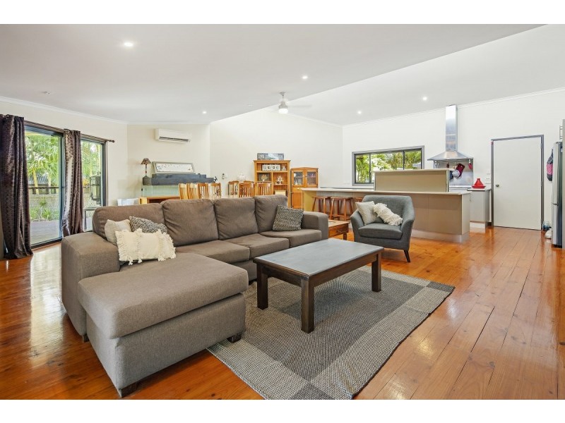 64 Valley Drive, Cannonvale QLD 4802