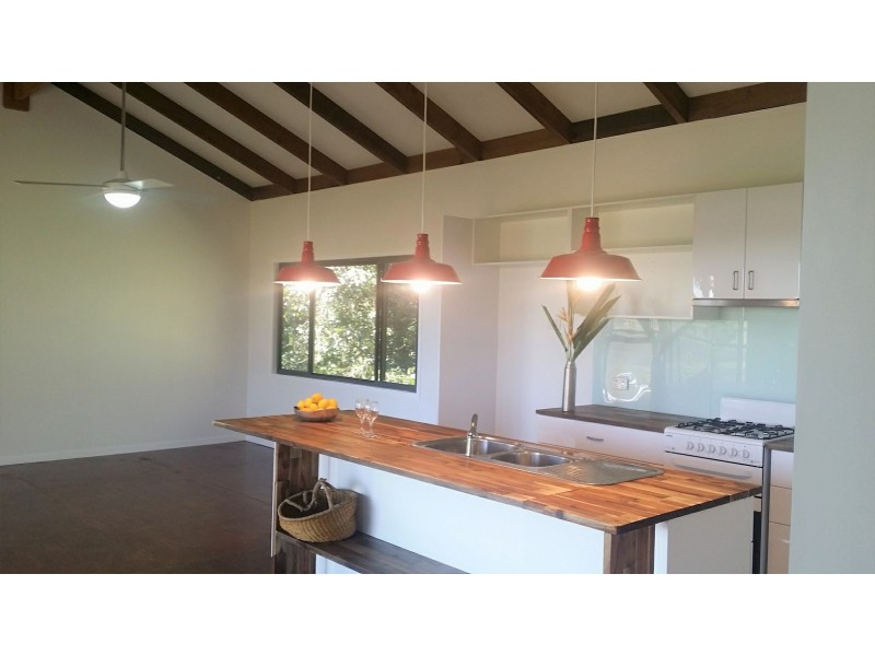 1016 Shute Harbour Road, Mount Marlow QLD 4800