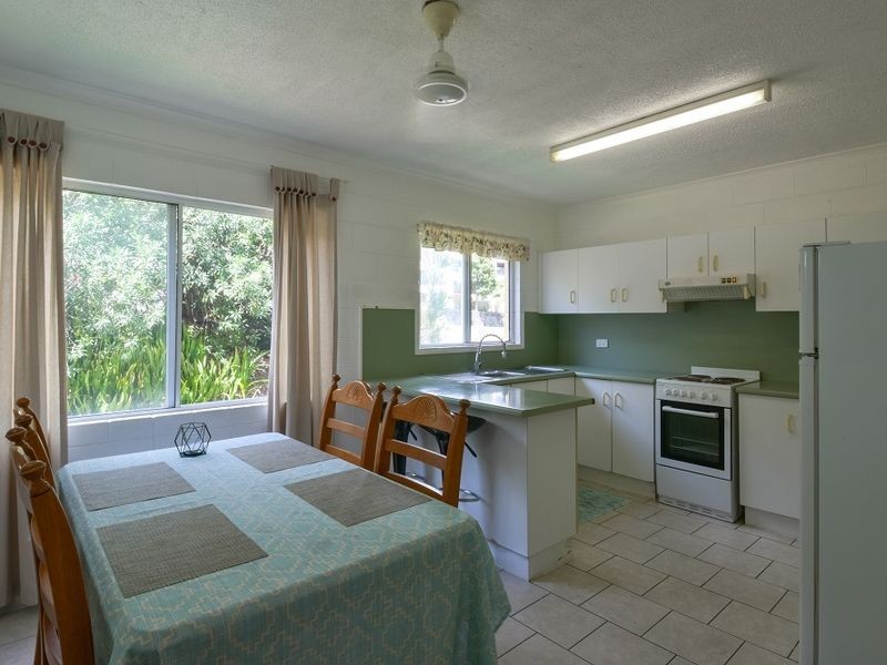 Unit 2/3 Eshelby Drive, Cannonvale QLD 4802