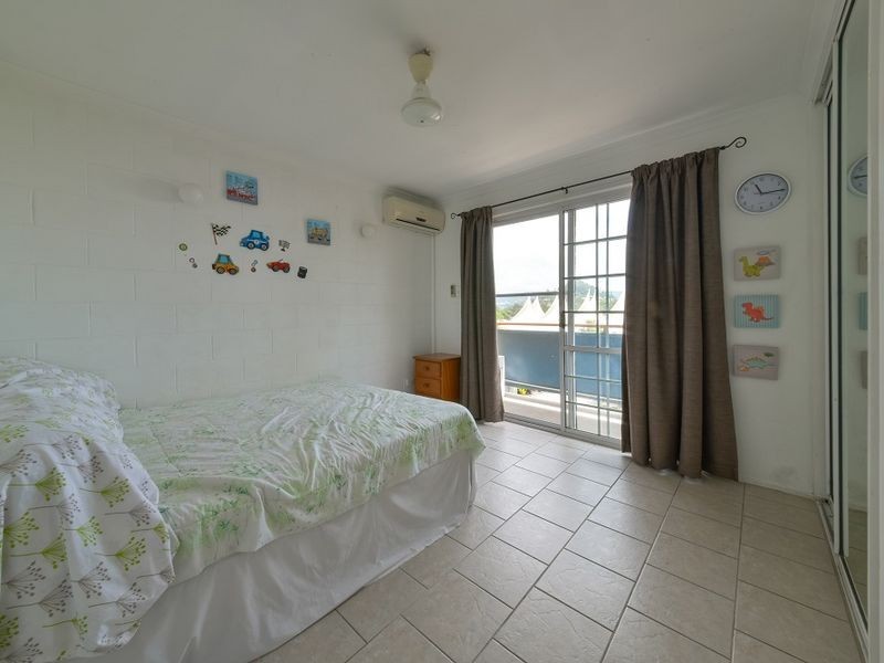 Unit 2/3 Eshelby Drive, Cannonvale QLD 4802