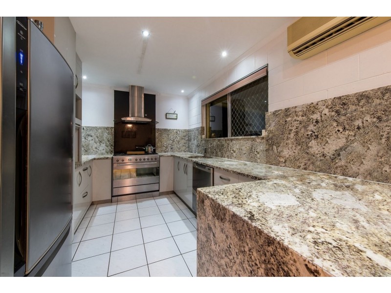 6 Grace Avenue, Cannonvale QLD 4802