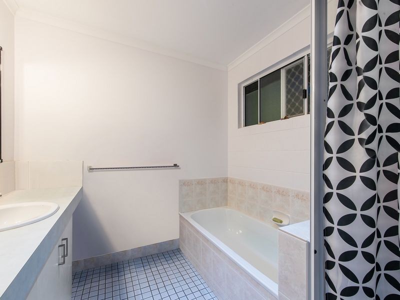 6 Grace Avenue, Cannonvale QLD 4802