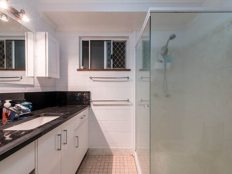 6 Grace Avenue, Cannonvale QLD 4802