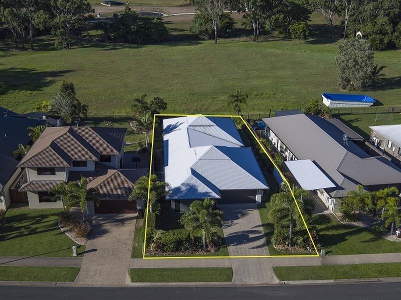 75 Abell Road, Cannonvale QLD 4802