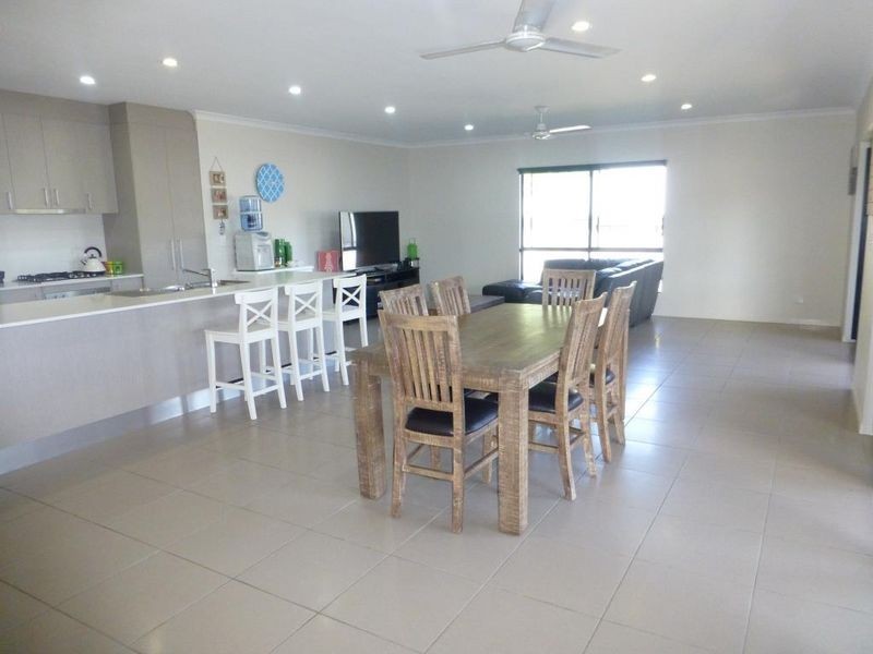 7 Jonquill Court, Cannonvale QLD 4802