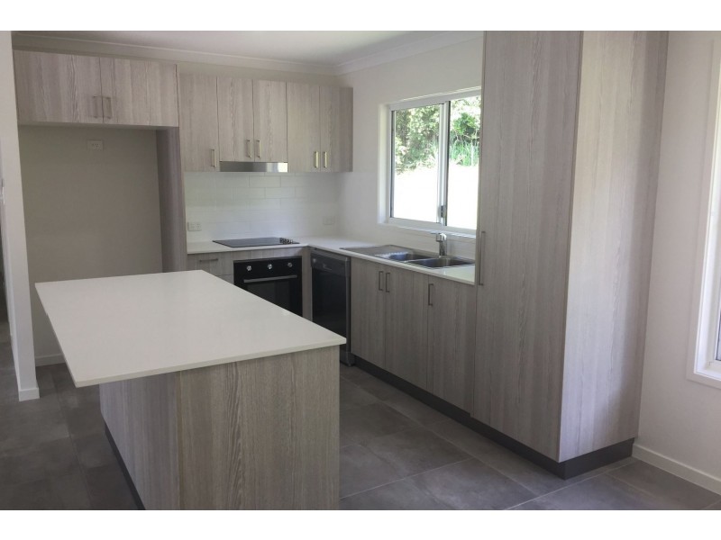 52 Eshelby Drive, Cannonvale QLD 4802