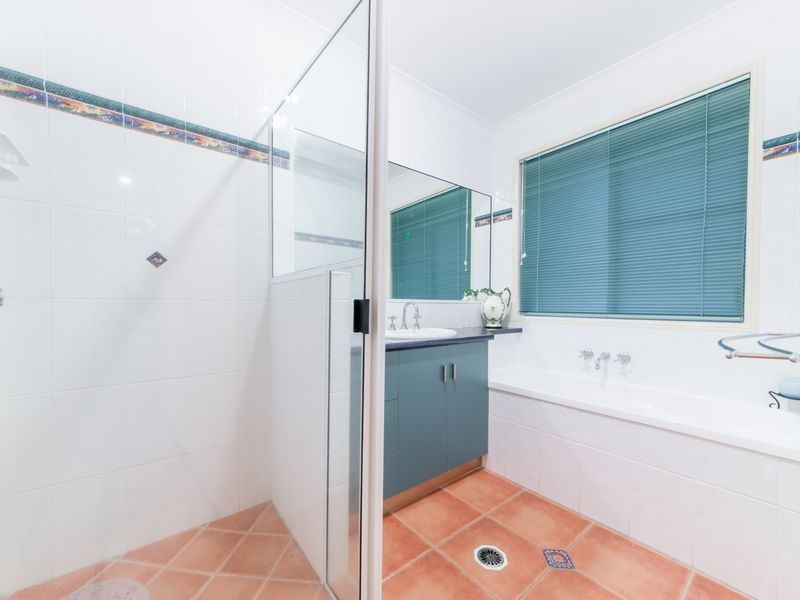 63 Parkwood Terrace, Cannonvale QLD 4802