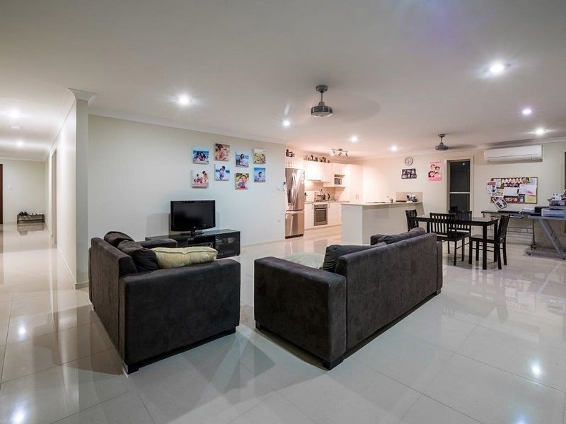 31 Endeavour Circuit, Cannonvale QLD 4802