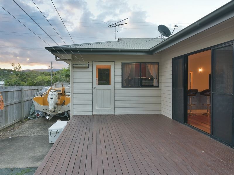 122 Shute Harbour Road, Cannonvale QLD 4802