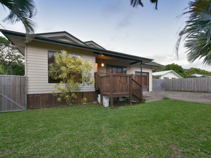 122 Shute Harbour Road, Cannonvale QLD 4802