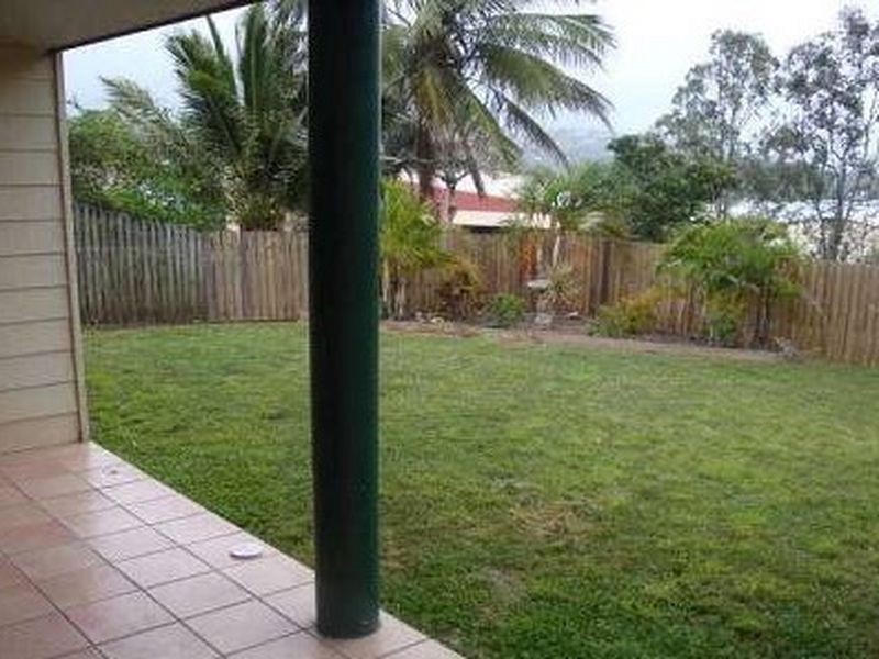 1/7 MacArthur Drive, Cannonvale QLD 4802