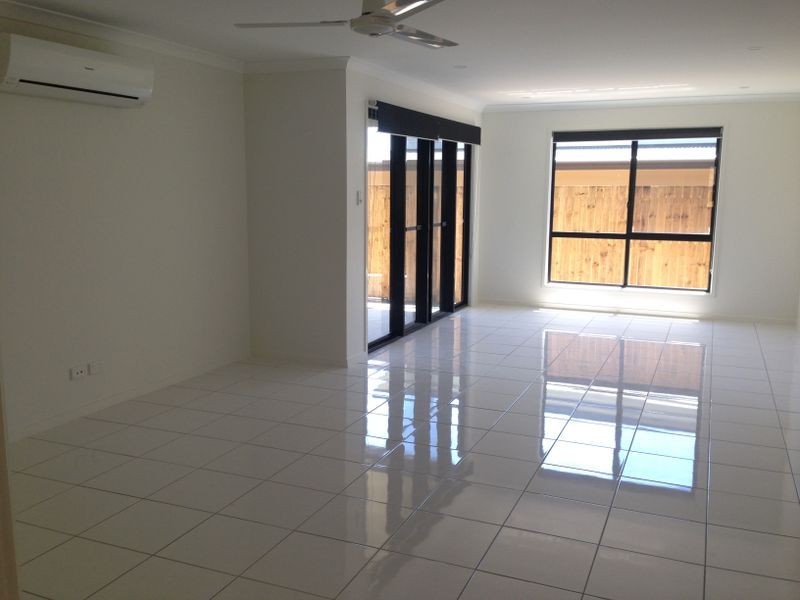 10 Springfield Circuit, Cannonvale QLD 4802